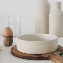 Lade das Bild in den Galerie-Viewer, Schale aus Steingut - o cactuu