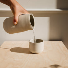 Lade das Bild in den Galerie-Viewer, Krug aus Keramik - NOJA