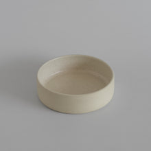 Lade das Bild in den Galerie-Viewer, Schale aus Steingut - o cactuu