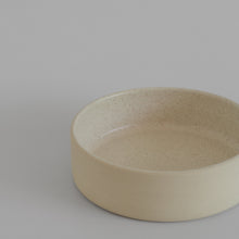 Lade das Bild in den Galerie-Viewer, Schale aus Steingut - o cactuu