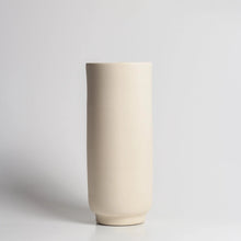 Lade das Bild in den Galerie-Viewer, Vase Sleek aus Steingut - o cactuu
