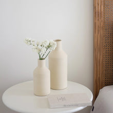 Lade das Bild in den Galerie-Viewer, Vase Amber aus Steingut - o cactuu
