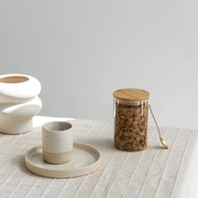 Lade das Bild in den Galerie-Viewer, Becher Mela aus Steingut - o cactuu