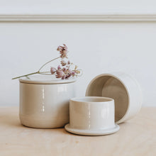 Lade das Bild in den Galerie-Viewer, Butterdose aus Keramik - Connis Töpferei