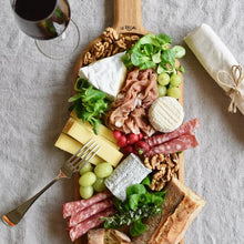 Lade das Bild in den Galerie-Viewer, Servierbrett Pelle Midi aus Eichenholz - LE RÉGAL