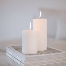 Lade das Bild in den Galerie-Viewer, Blockkerze aus Olivenwachs - Eulenschnitt