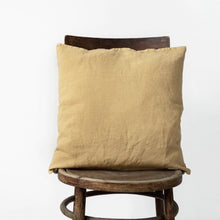 Lade das Bild in den Galerie-Viewer, Mira - Kissenbezug aus Leinen (50 x 50 cm)