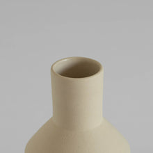 Lade das Bild in den Galerie-Viewer, Vase Amber aus Steingut - o cactuu
