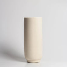 Lade das Bild in den Galerie-Viewer, Vase Sleek aus Steingut - o cactuu
