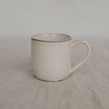 Lade das Bild in den Galerie-Viewer, Cappuccino Tasse Calma aus Steingut - Eulenschnitt

